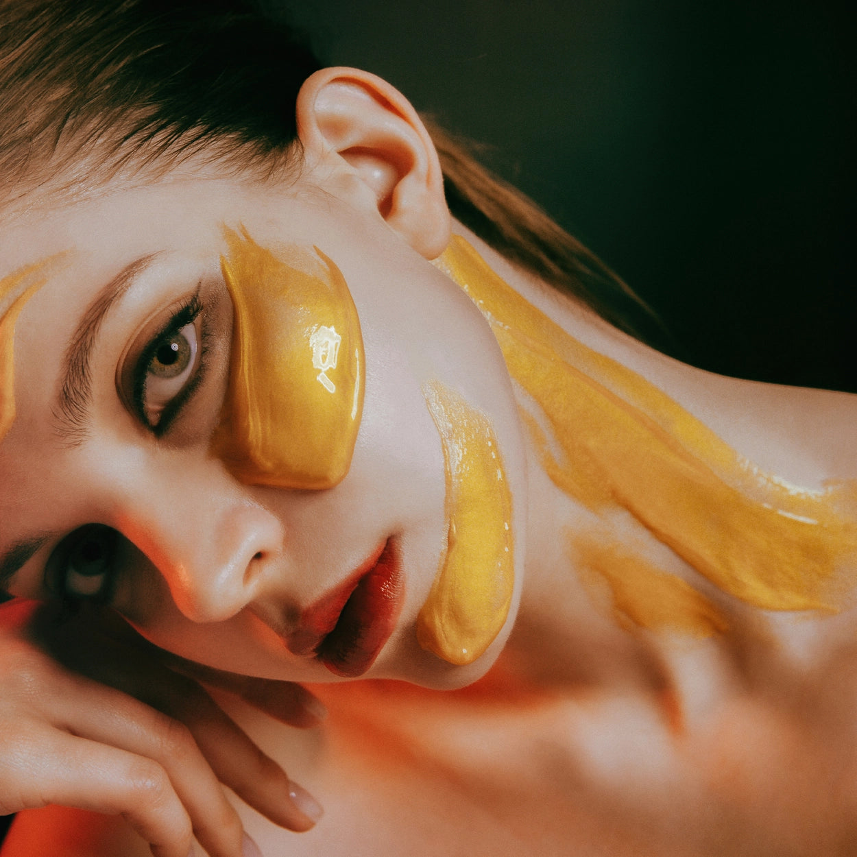 PESTLO GOLD THREAD FACE MASK